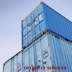 Deux containers maritimes  de couleur bleu clair pour nos offres et nos services produits 